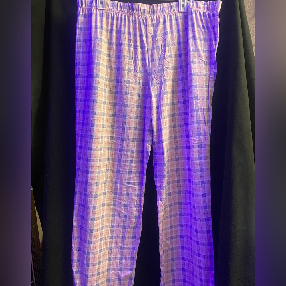 Women’s sleep pants, NWT, pink plaid sleep pants , nightwear